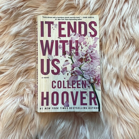 Other - It ends with us & It starts with us by Colleen Hoover Paperback Book 1&2 Bundle